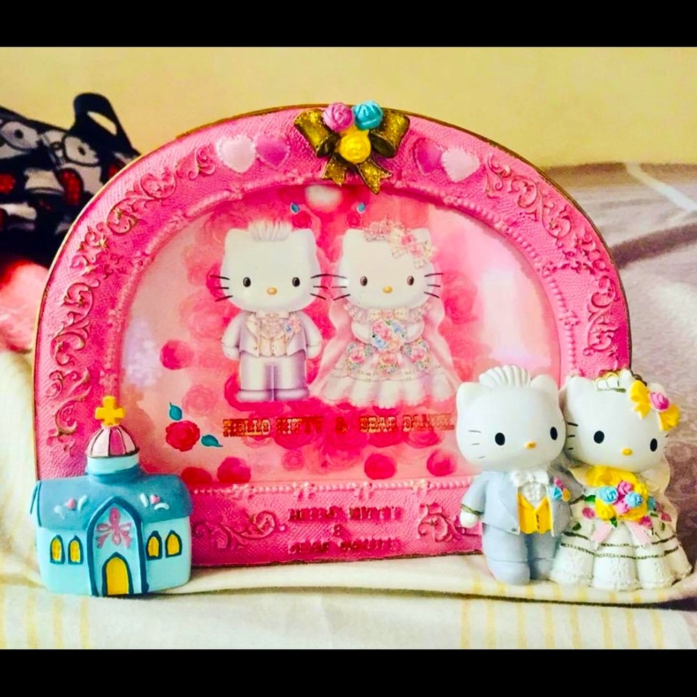 Hellokitty Ceramic Picture Frame - image 1